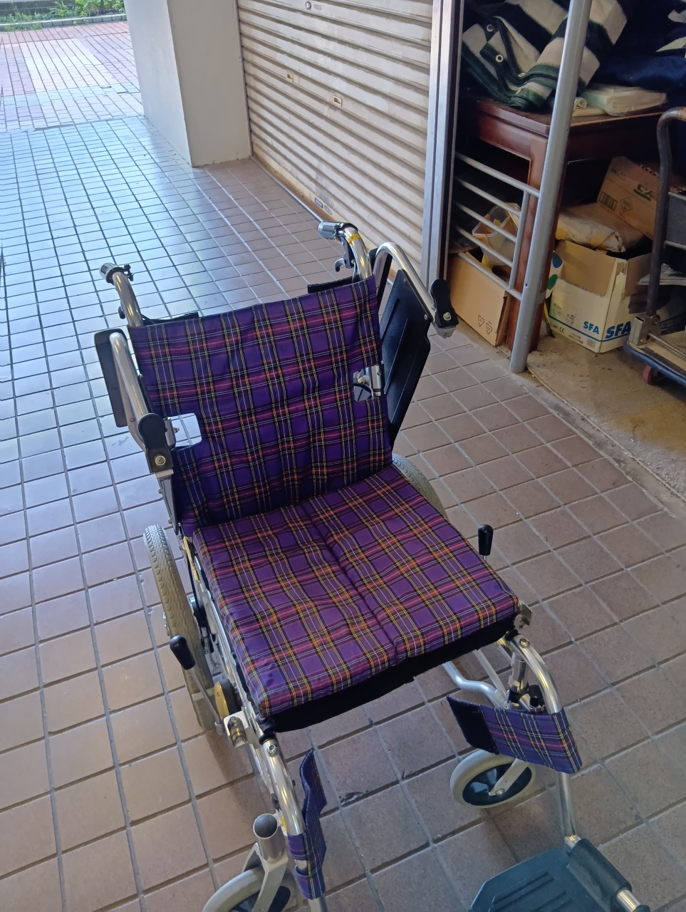手押し車いす