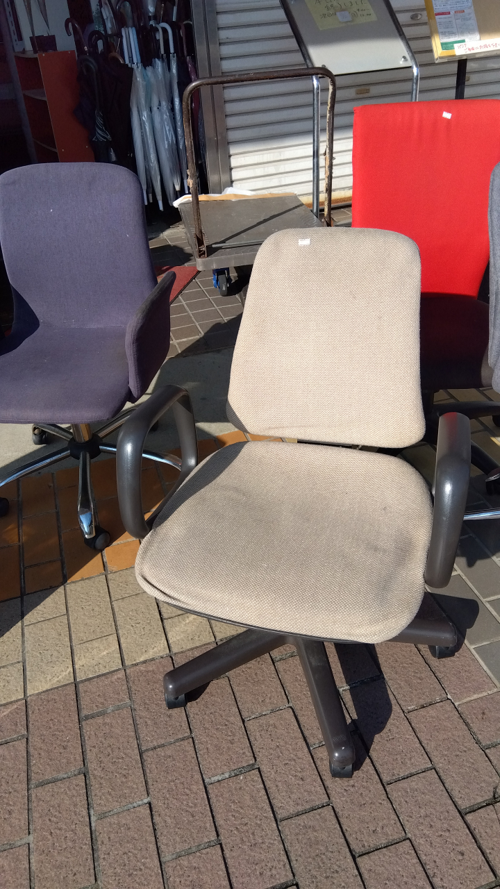 椅子祭り100円～　